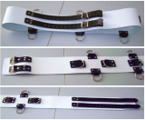 Die weiß-schwarzen 80,0 cm extra breiten 10,0 cm mit 5 D-Ringen 6-O-Ringen BDSM-Taillengurte die echten Lederriemen
